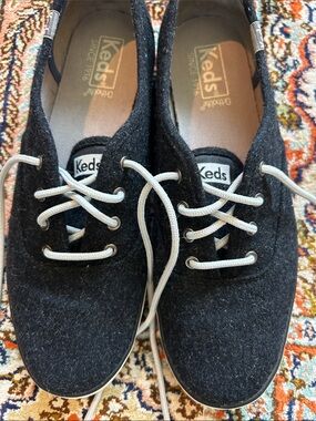 👟 Keds Women’s Charcoal Black Wool Felt Lace-Up Sneakers - Size 8